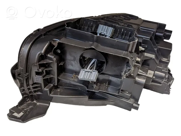 Volvo XC90 Lampa przednia 31353153