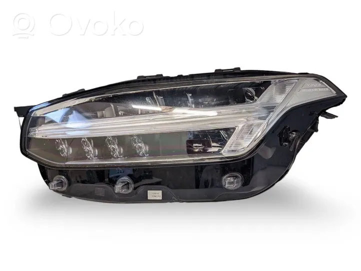 Volvo XC90 Lampa przednia 31353153