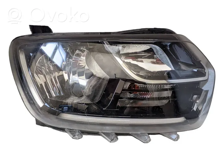 Dacia Duster Lampa przednia 260101133R