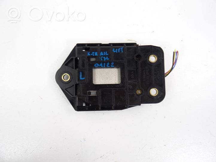 Nissan X-Trail T32 Blind spot control module 284K16FL2A