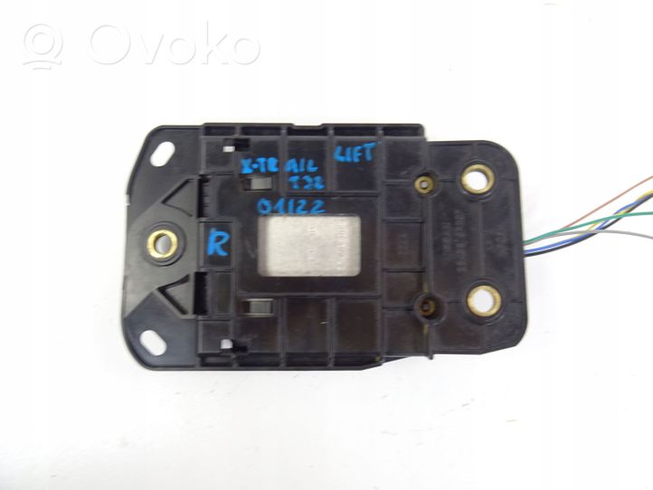 Nissan X-Trail T32 Blind spot control module 284K06FL2A