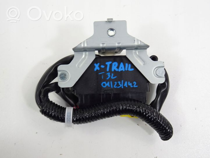 Nissan X-Trail T32 Engine control unit/module ECU 285384CC0A