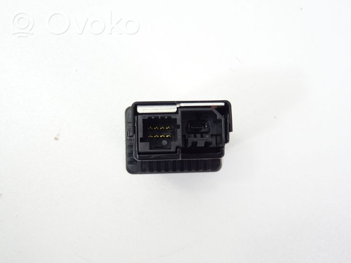 Nissan Juke II F16 Gniazdo / Złącze USB 284H35FA0C