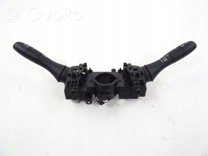 Nissan Micra K14 Leva/interruttore dell’indicatore di direzione e tergicristallo 10136506