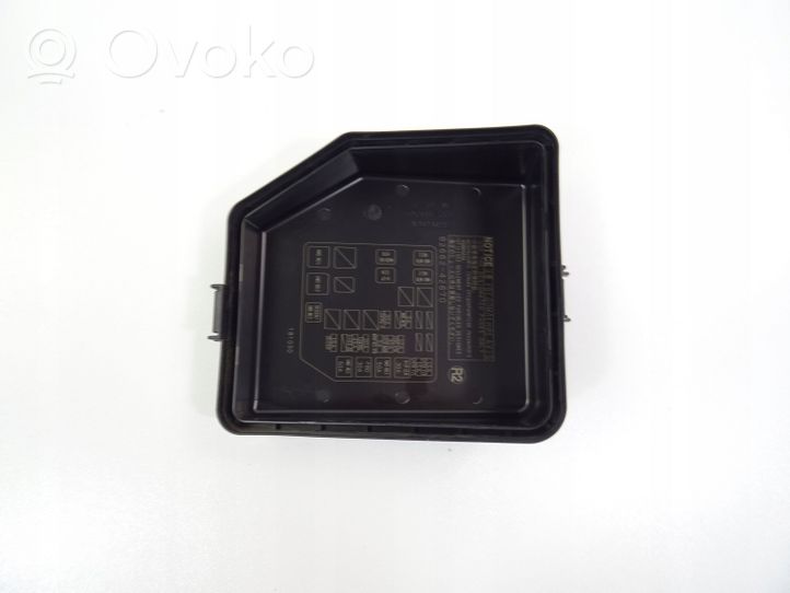 Toyota RAV 4 (XA50) Module de fusibles 8266242670