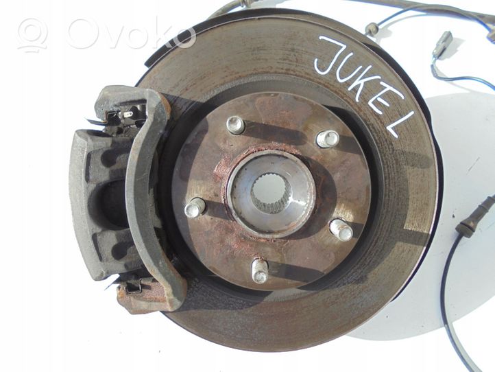 Nissan Juke I F15 Fusée d'essieu de moyeu de la roue avant 40015