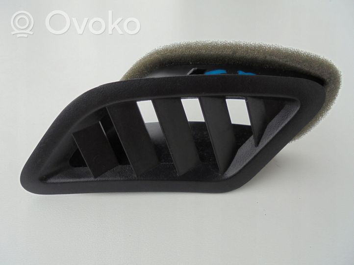 Nissan Qashqai Šoninės oro grotelės 68741JDP10