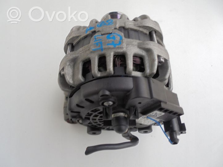 Volkswagen Golf VII Alternator 04E903021M