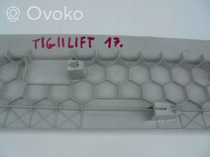 Volkswagen Tiguan Osłona / Listwa podsufitki bagażnika 5N0867617