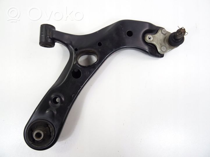 Toyota RAV 4 (XA40) Braccio di controllo sospensione anteriore inferiore/braccio oscillante 