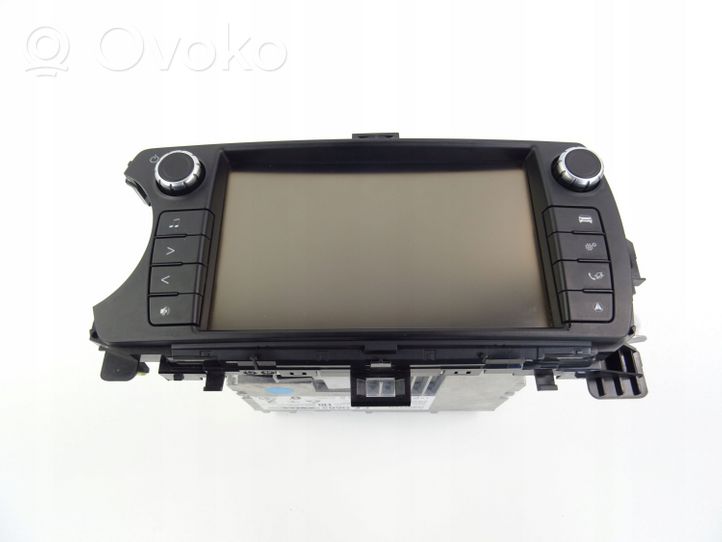 Toyota Yaris Panel / Radioodtwarzacz CD/DVD/GPS 861400D220