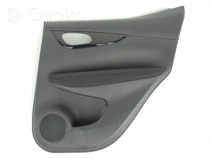 Nissan Qashqai Rivestimento del pannello della portiera posteriore 829224EA1A