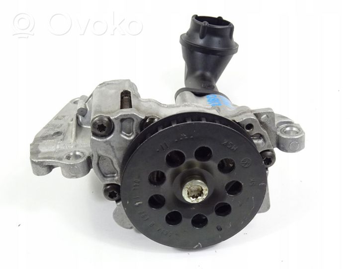 Volkswagen Golf VII Pompe à huile 05L115103F