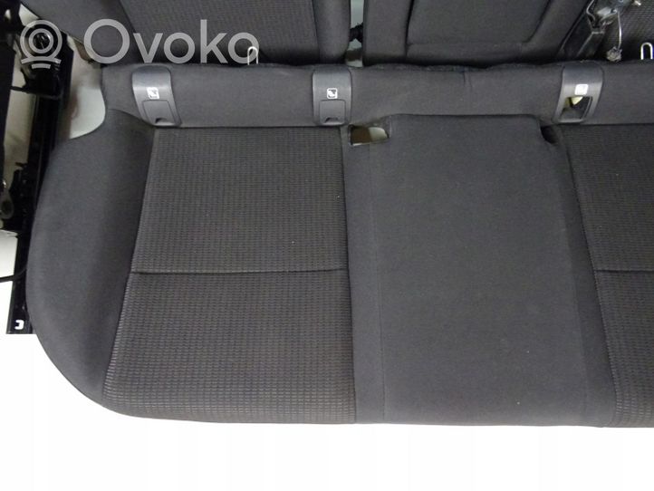 Nissan Qashqai J12 Fotele / Kanapa / Komplet 