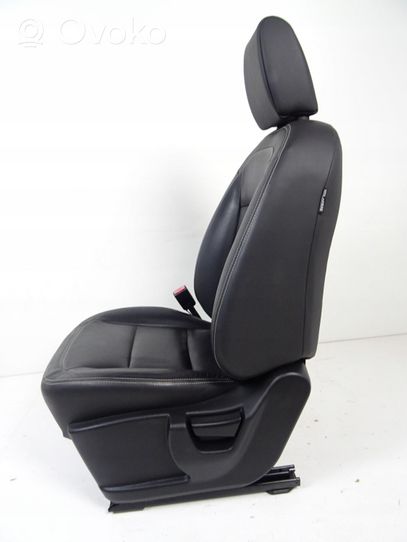 Nissan Qashqai Fotele / Kanapa / Komplet 