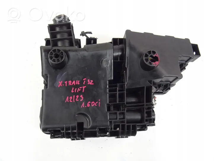 Nissan X-Trail T32 Fuse box set 284B7-5NA0A