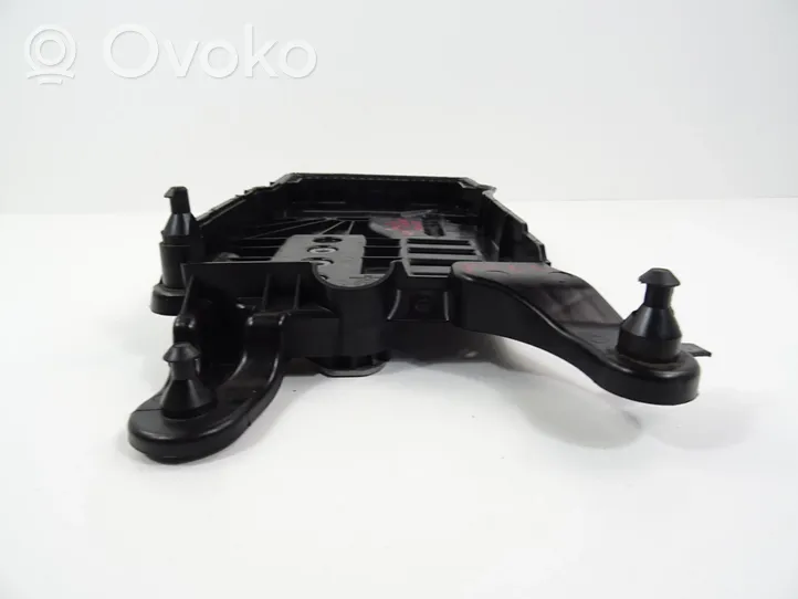 Volkswagen Polo VI AW Vassoio scatola della batteria 2Q0915331