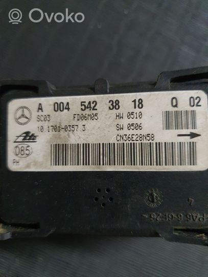 Mercedes-Benz GL X164 Датчик ESP (системы стабильности) (датчик продольного ускорения) A0045423818