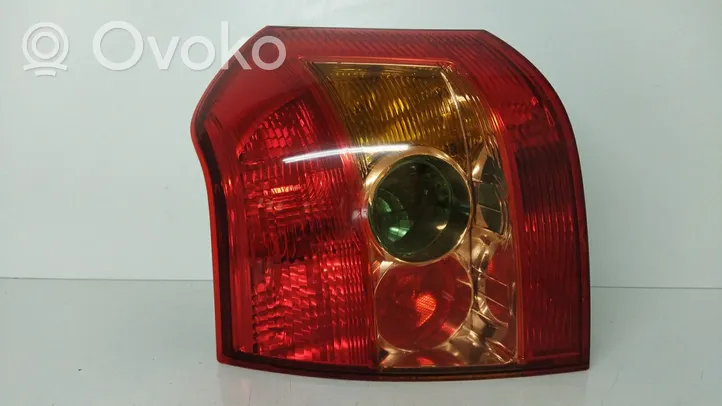 Toyota Corolla E120 E130 Lampy tylnej klapy bagażnika 