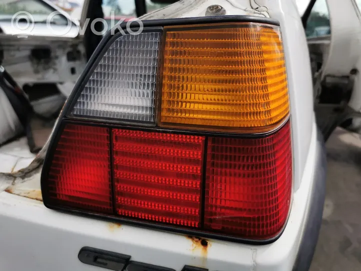 Volkswagen Golf II Lampy tylnej klapy bagażnika 