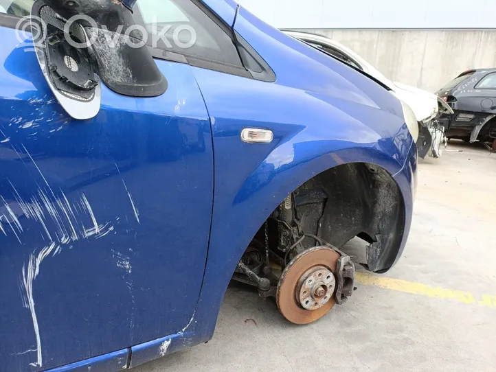 Fiat Grande Punto Błotnik przedni 