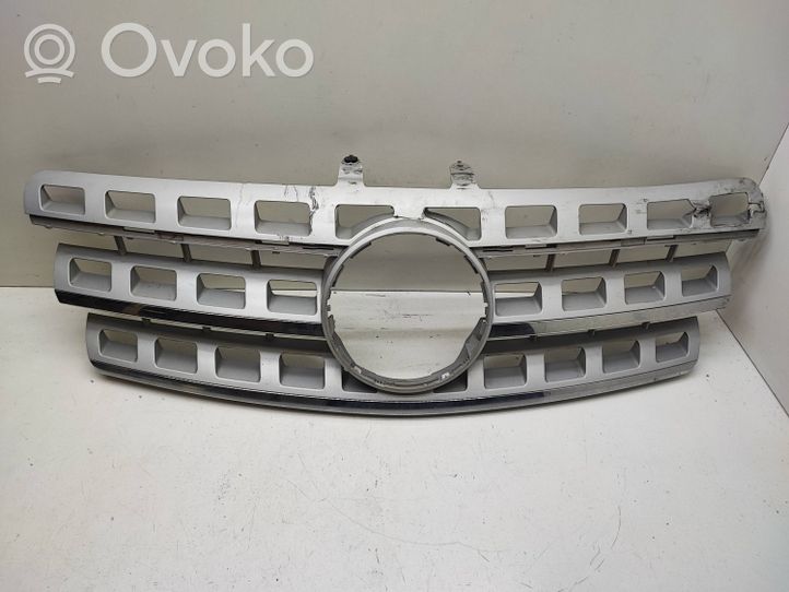 Mercedes-Benz ML W164 Etupuskurin ylempi jäähdytinsäleikkö A1648880923