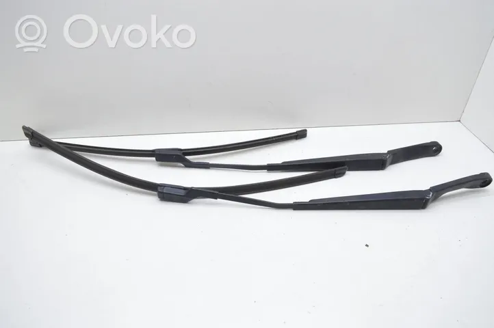 Opel Astra J Windshield/front glass wiper blade 3392125736