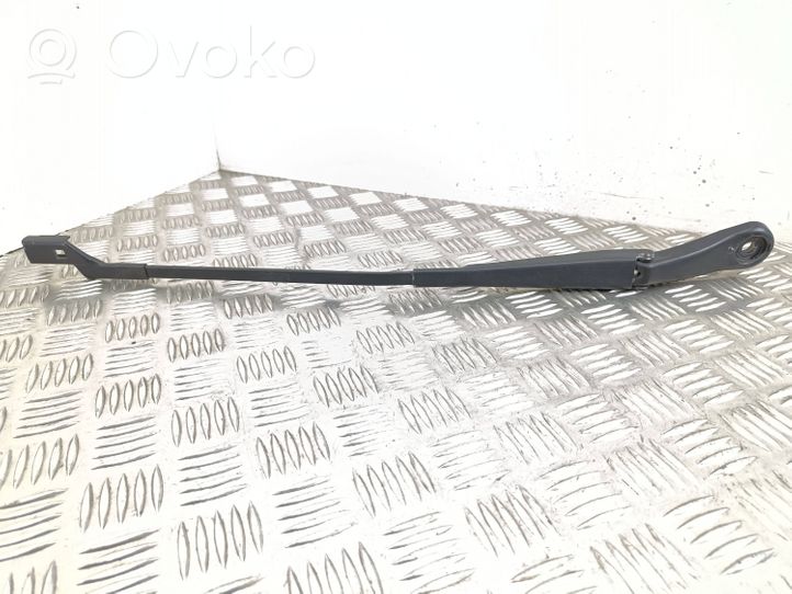 Opel Zafira C Front wiper blade arm 20812594