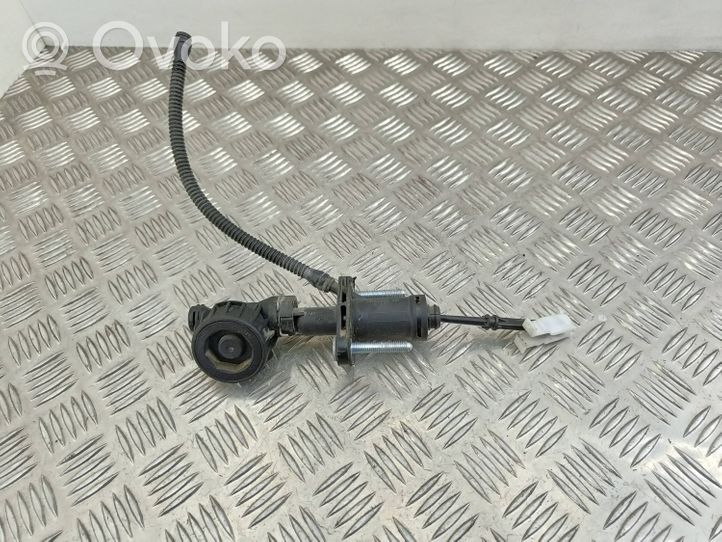 Opel Zafira C Clutch master cylinder 55579997