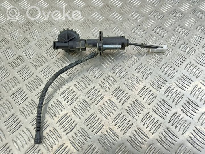 Opel Zafira C Clutch master cylinder 55579997