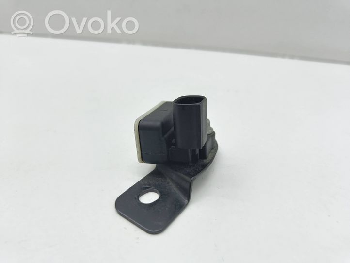 Mercedes-Benz E W212 Airbag deployment crash/impact sensor A0055421218