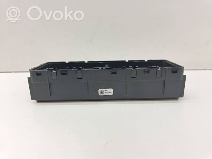 Opel Astra J Comfort/convenience module 13586728