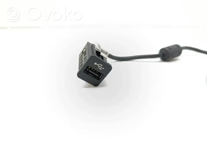 BMW 7 F01 F02 F03 F04 Gniazdo / Złącze USB 9167196