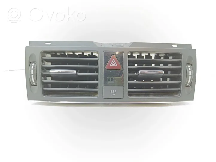 Mercedes-Benz C W204 Griglia di ventilazione centrale cruscotto A2048304154