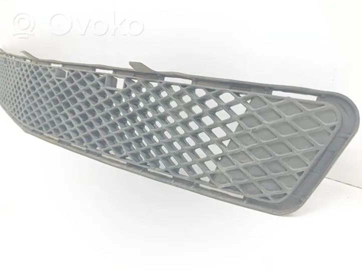 Mercedes-Benz C W204 Front bumper lower grill A2048852123