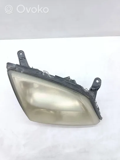 Opel Vectra C Lampa przednia 15588800