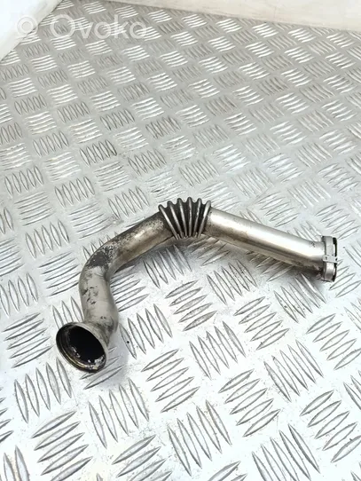 Volkswagen PASSAT B7 EGR valve line/pipe/hose 