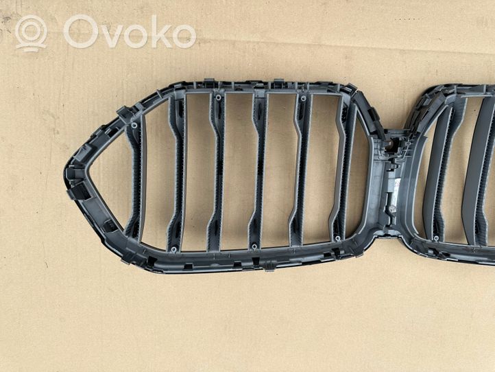 BMW X6 G06 Griglia superiore del radiatore paraurti anteriore 51712467265