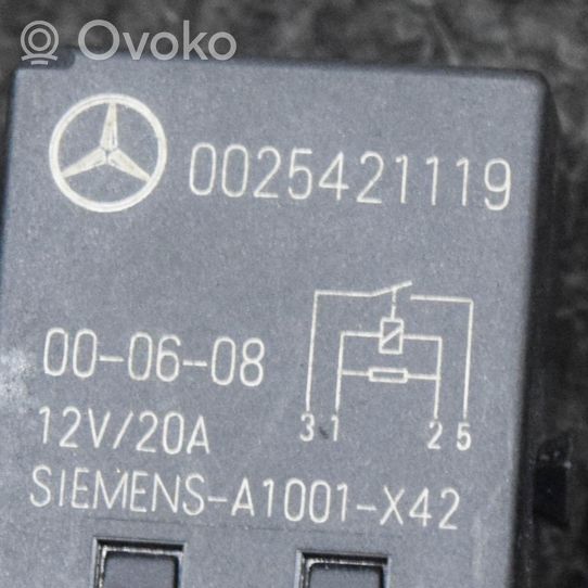 Mercedes-Benz SL R129 Polttoainepumpun rele A0025421119