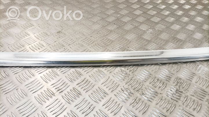 Mercedes-Benz SL R107 Tappo cornice del serbatoio A1076981084