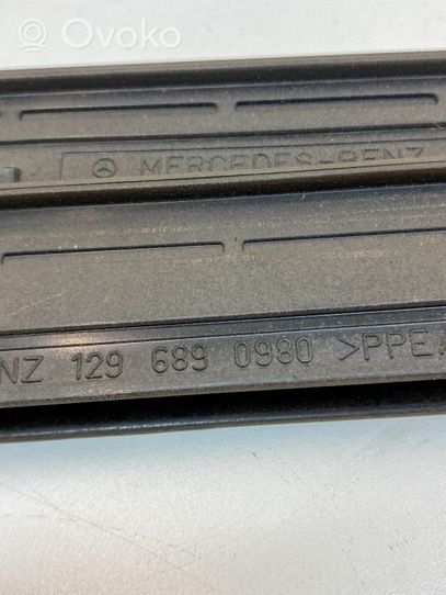 Mercedes-Benz SL R129 Kojelaudan tuuletussuuttimen suojalista A1296890980