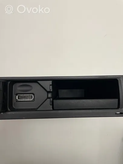 Audi Q7 4L Console centrale, commande de multimédia l'unité principale 4E0035785