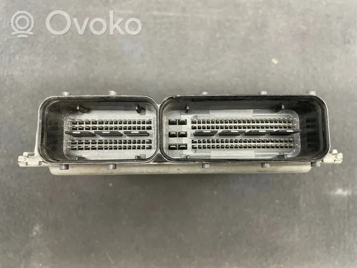 Volkswagen PASSAT B6 Sterownik / Moduł ECU 03G906018CE