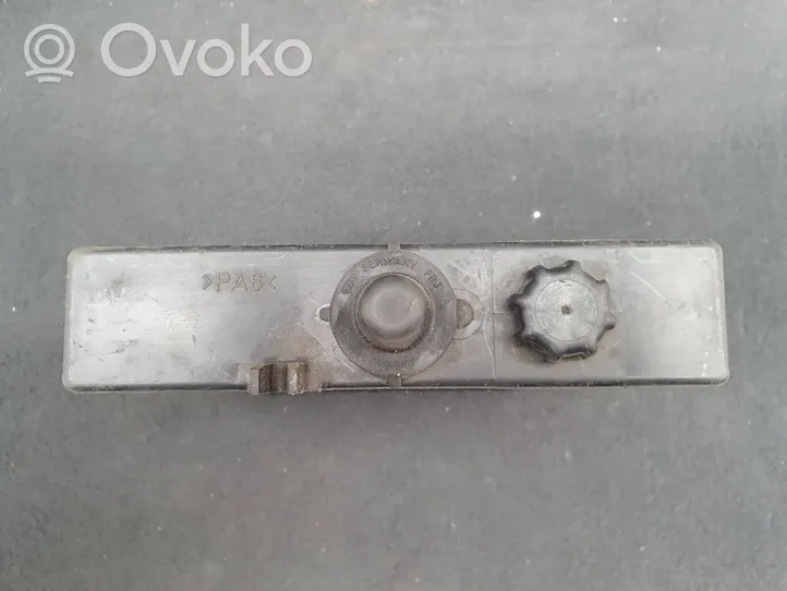 Audi 80 90 S2 B4 Pavarų dėžės valdymo blokas 1097927731