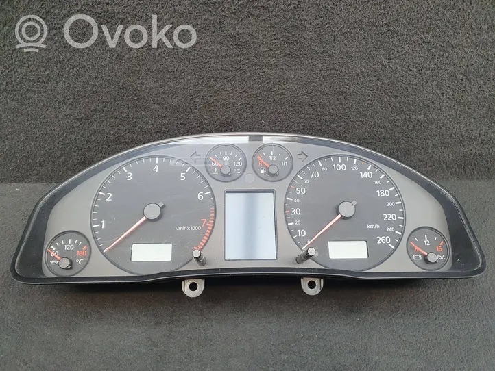 Audi A4 S4 B5 8D Geschwindigkeitsmesser Cockpit 8D0920931D