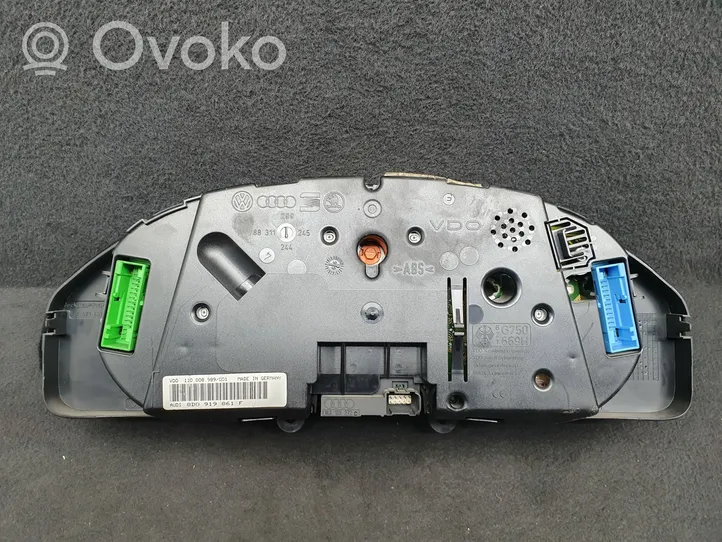 Audi A4 S4 B5 8D Speedometer (instrument cluster) 8D0919861F