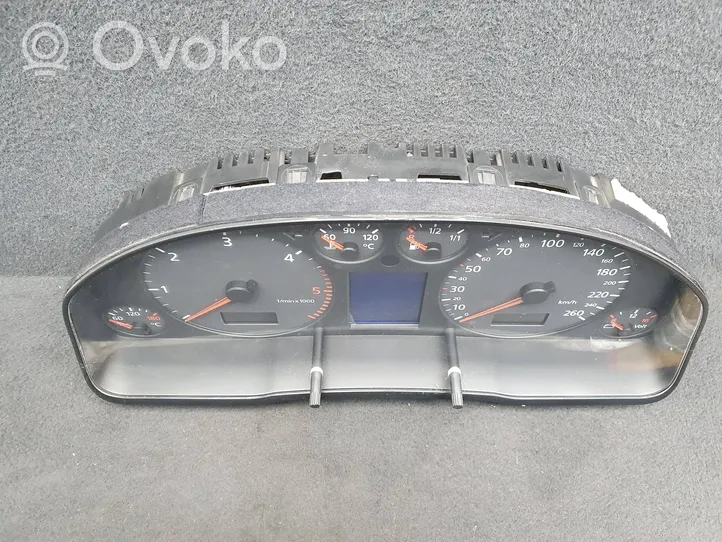 Audi A4 S4 B5 8D Tachimetro (quadro strumenti) 8D0920931