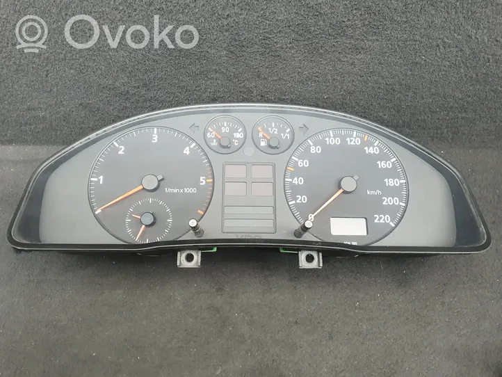 Audi A4 S4 B5 8D Speedometer (instrument cluster) 8D0919033A