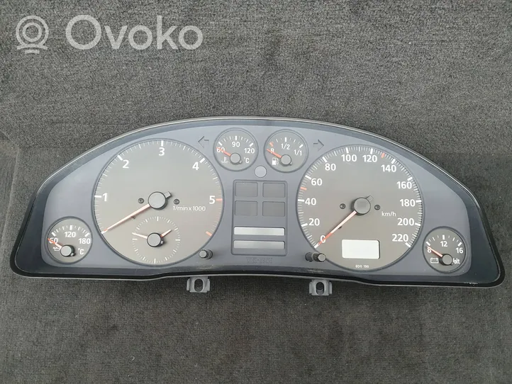 Audi A4 S4 B5 8D Compteur de vitesse tableau de bord 8D0919033E