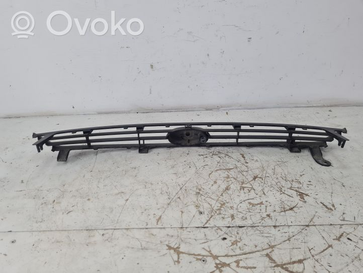 Ford Focus Maskownica / Grill / Atrapa górna chłodnicy 98AB8200A